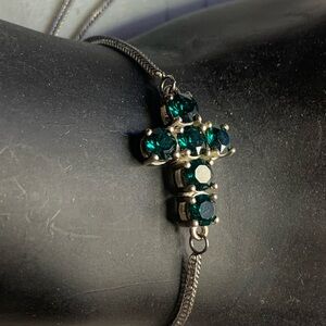 Elegant 925 Silver Bracelet with Green Stones D’joy brand